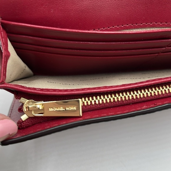 Michael Kors Sullivan large carry All wallet - Picture 7 of 8